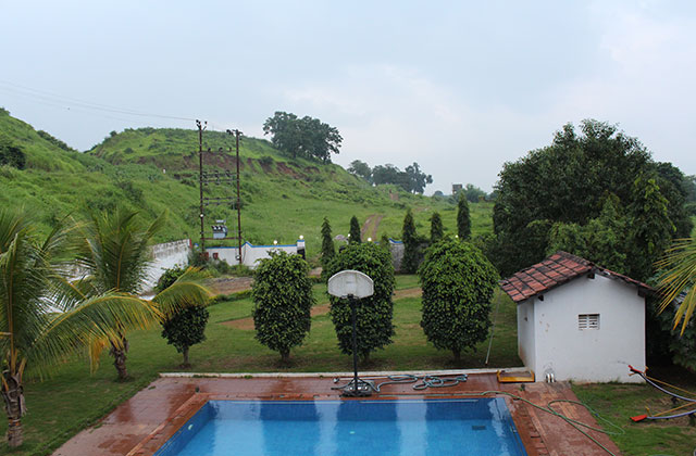 bungalow near mumbai on rent